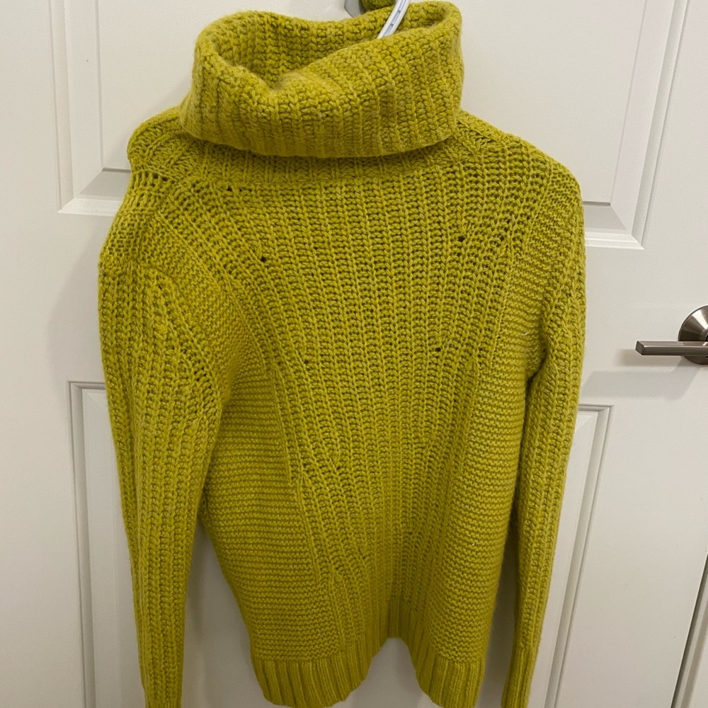 Banana republic sweater
